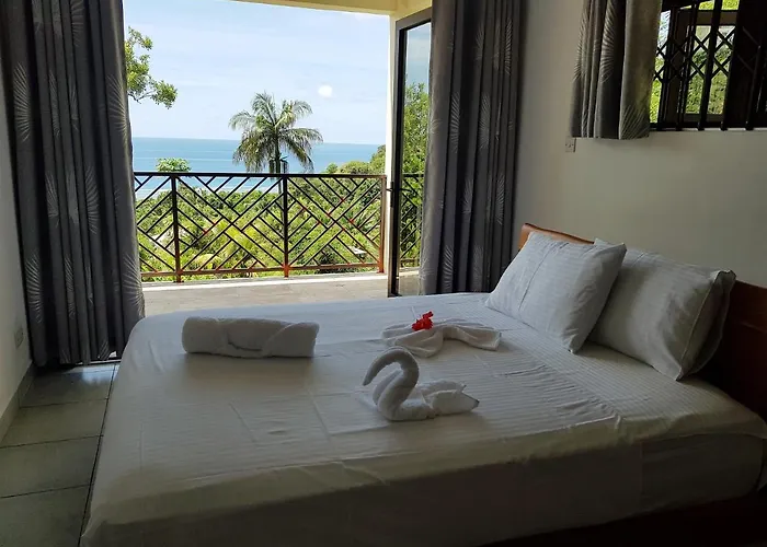Bougainvillas Seychelles *